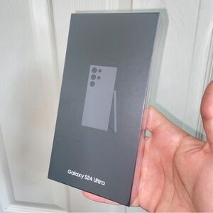 SEALED Samsung Galaxy S24 Ultra - Titanium Black - Unlocked - 5G 1TB - 12GB RAM